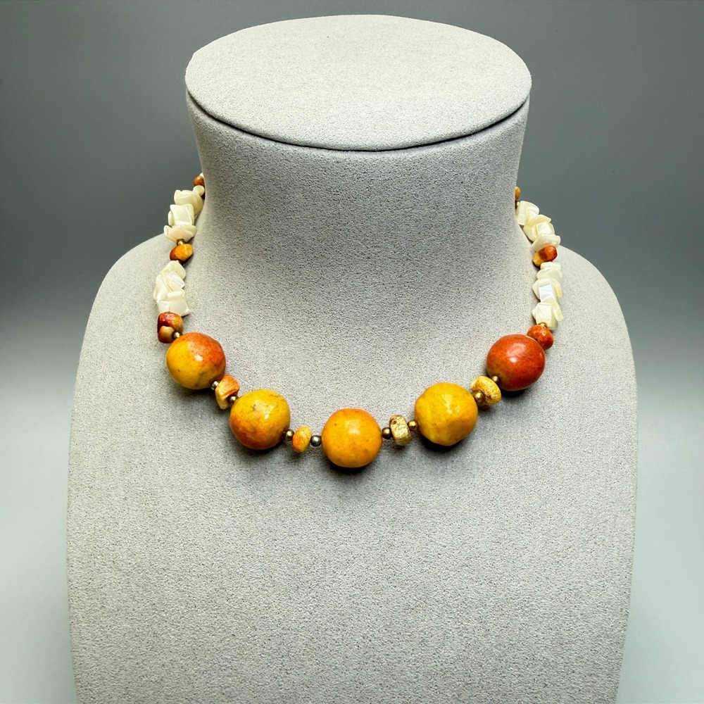 VTG 1970s Apple‎ Coral and Mother of Pearl Beaded Necklace 15" Beach Boho